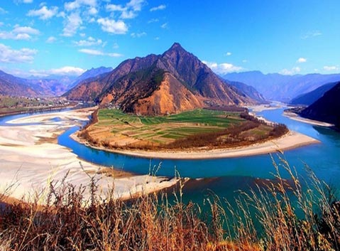 The First Bend of Yangtze River