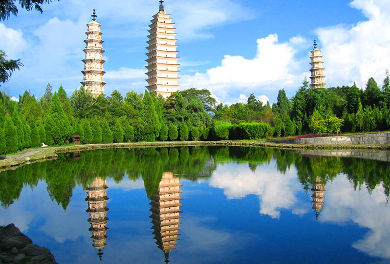 Three Pagodas Park