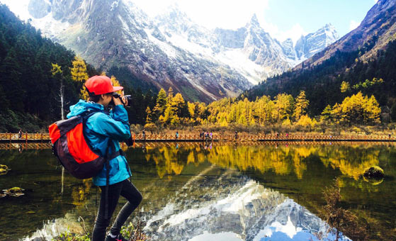6 Days Miyaluo and Jiuzhaigou Valley Autumn Color Tour