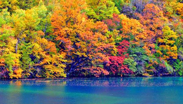 Colorful Jiuzhaigou in Autumn