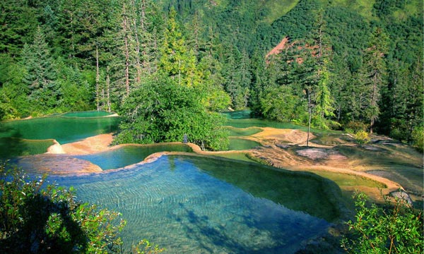 Huanglong Park in April