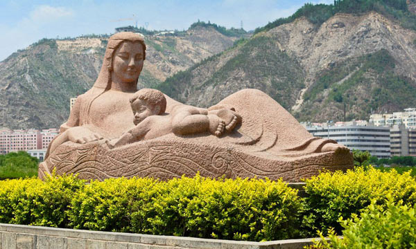 Statue of the mother of the Yellow River（Lanzhou）