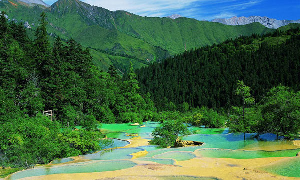 Multi-color lake in Huanglong