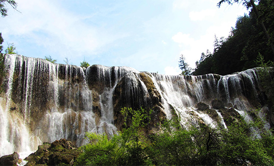 6 Days Singapore Chengdu Jiuzhaigou Chuanzhusi Tour