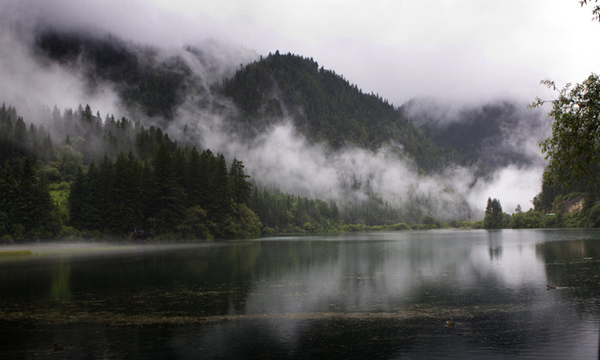 Rainy days in Jiuzhaigou in June