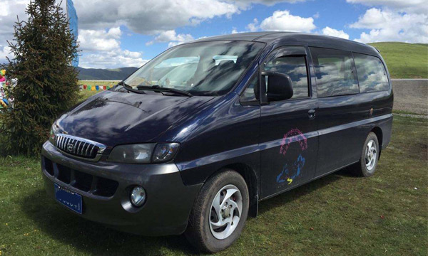 Renting a car at Jiuzhaigou Airport to tour HuanglongNational Park