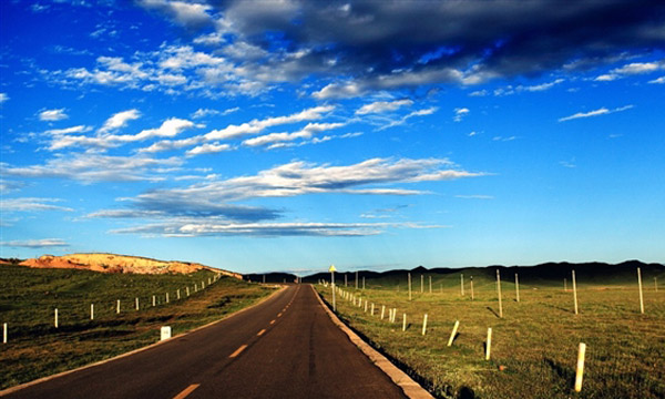 You can enjoy all the beautiful sceneries if you choose self-driving