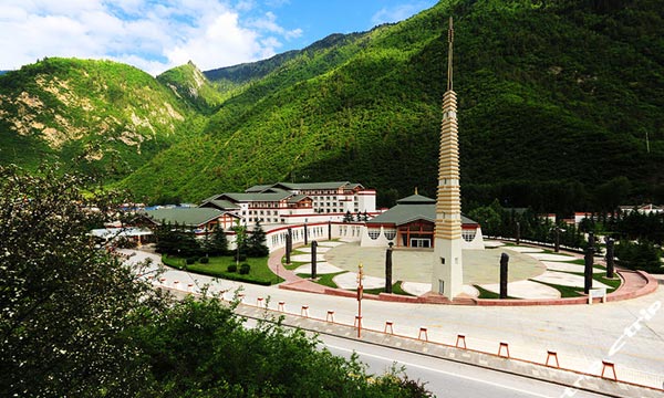 Sheraton Hotel in Jiuzhaigou
