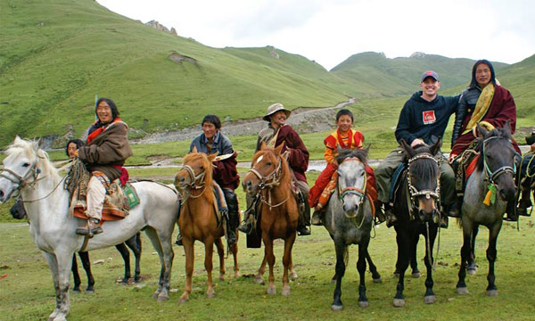 Riding horse around Songpan Ancient Town