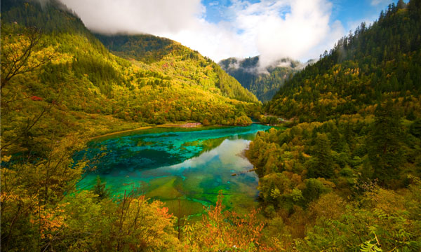 Unique beauty in March in Jiuzhaigou