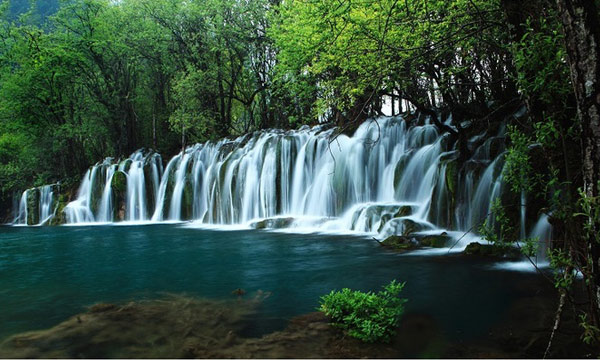 Jiuzhaigou Waterfall in April