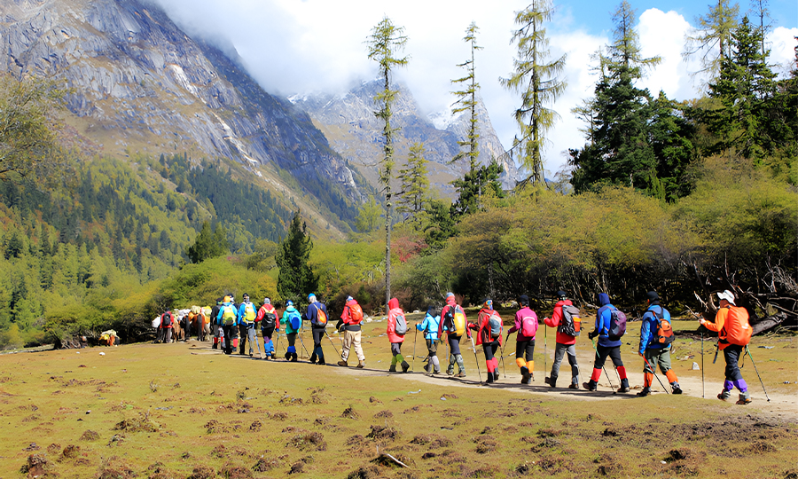 Hiking from Changping Valley to Bipeng Valley in Siguniang Mountain
