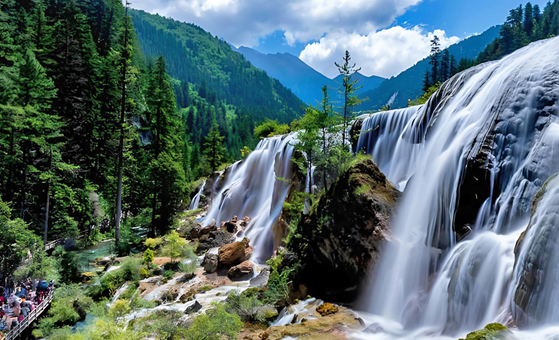 4 Days Songpan Jiuzhaigou Huanglong Tour with Mounigou Valley by High-Speed Train Image