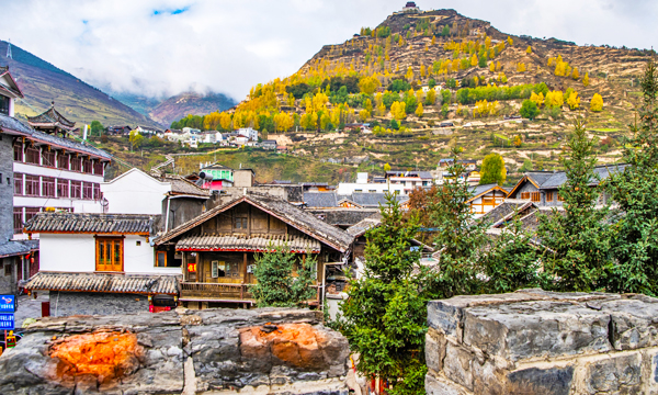 Autumn scenery around Songpan Ancient Town