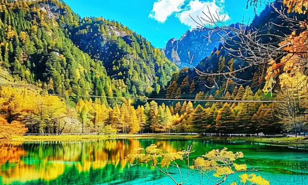 Lake and colorful mountain scenery in Jiuzhaigou Valley
