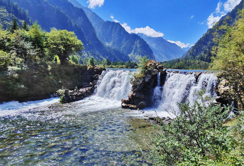 Explore Munigou Valley