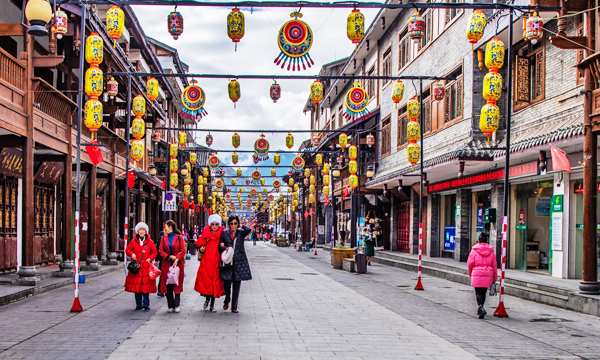 Warm clothing and sun protection for visiting Songpan