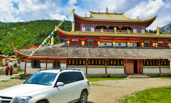 Tibetan Buddhist temple at Chuanzhusi near Songpan