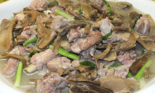 Matsutake Stewed Chicken Nuggets