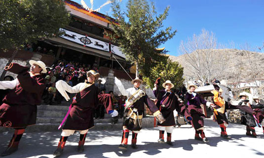 Temple Guozhuang Dance