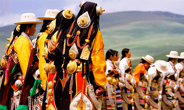 Kangba Tibetans in Daocheng Yading