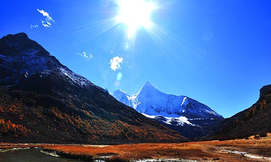 Yangmaiyong Peak