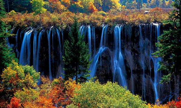 Charming scenery in Jiuzhaigou
