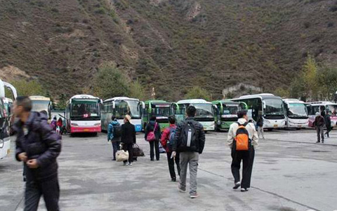 How to Travel from Chengdu to Jiuzhaigou by Bus