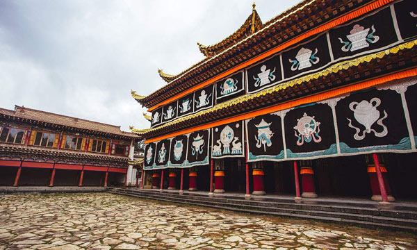 Langmu Temple
