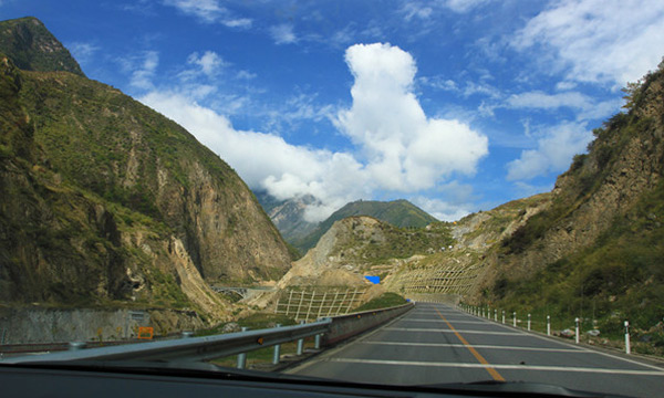 Self-driving from Chengdu to Huanglong