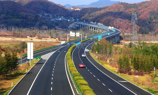 Self-driving is the most casual way from Mianyang to Jiuzhaigou