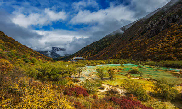 Stunning beauty in Huanglong Park