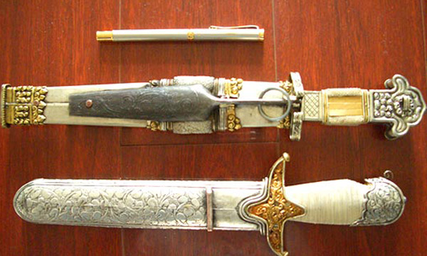 Tibetan knives