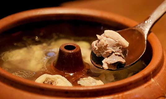 Kunming Food Yunnan-style Steamed Chicken