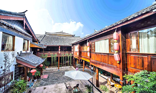 Lijiang East River Hotel