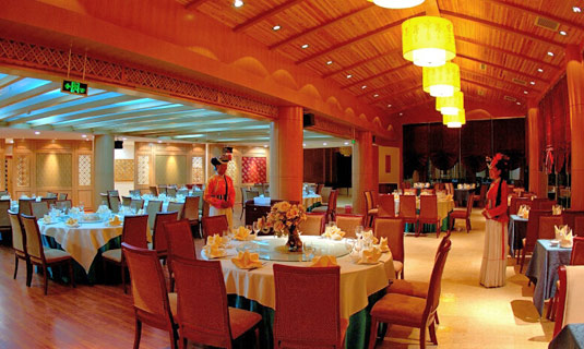 The Restaurant of Lugu Lake Hongyuan Hotel