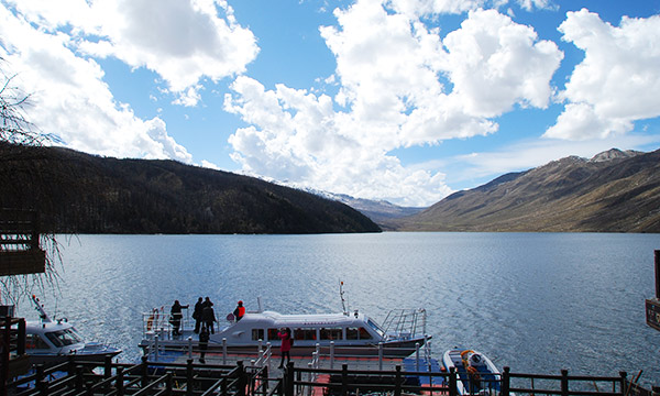 Mugecuo Lake