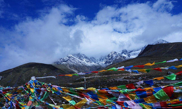 Most people are traveling to Kangding area.