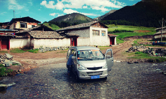 Van in Ruoergai