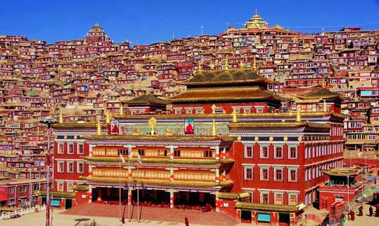 Larong Wuming Buddhist Academy