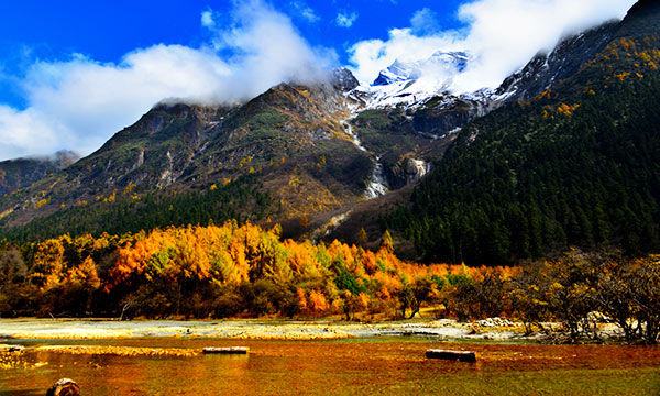  Bipeng Valley is a lovely place to trek.