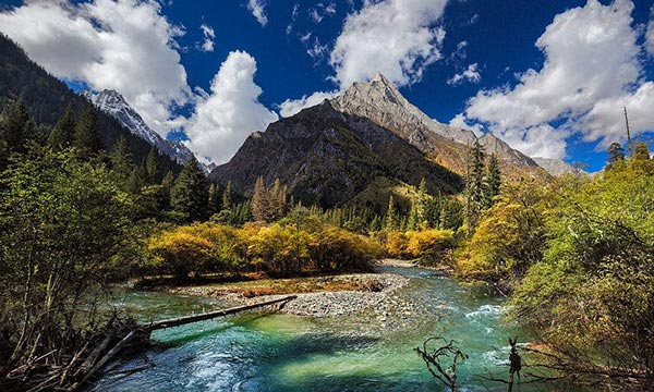 Changping Valley - the most popular of the three valleys for trekkers.