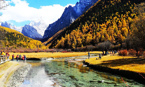 Trekking activity in Yading is Kora.