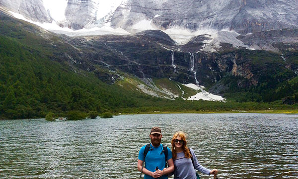 Taking a nice picture in Daocheng Yading with lover.
