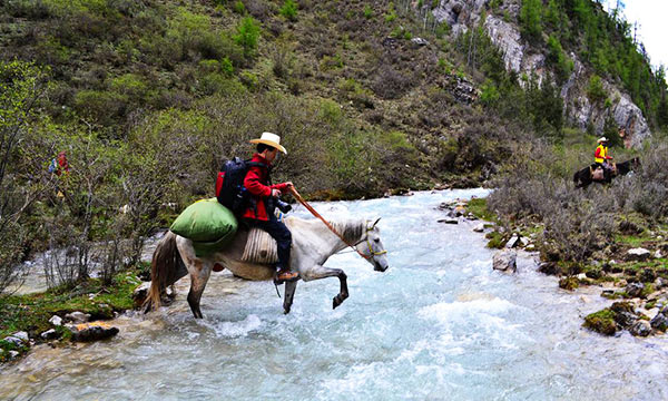 Horseback Riding in Qizanggou Valley