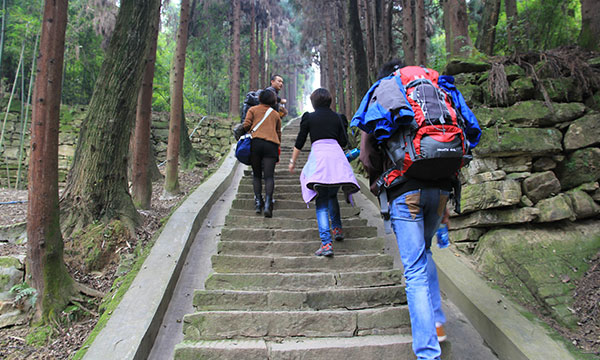 Hiking in Mount Emei