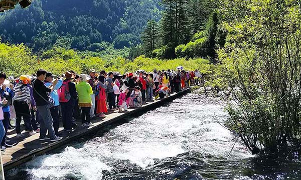 October sees the most number of tourists.