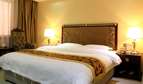 The deluxe suite of Siguniangshan Jiarong Hotel