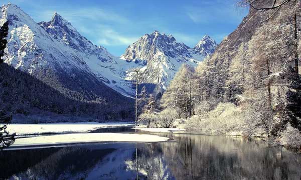 Bipenggou Valley Winter