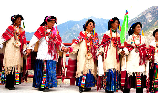 The Guozhuang Dance of Jiarong Tibetan People